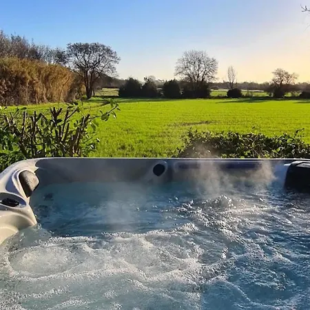 De Charme Piscine Et Jacuzzi