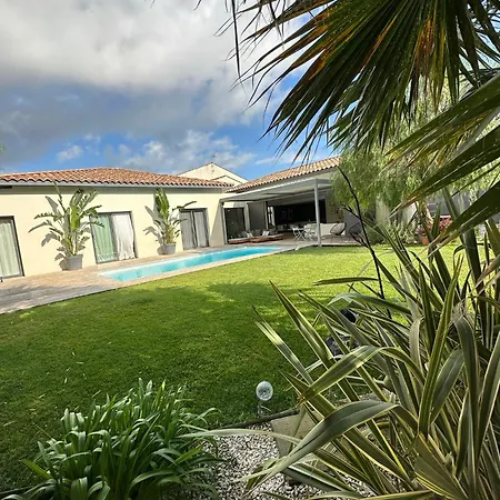 De Charme Piscine Et Jacuzzi